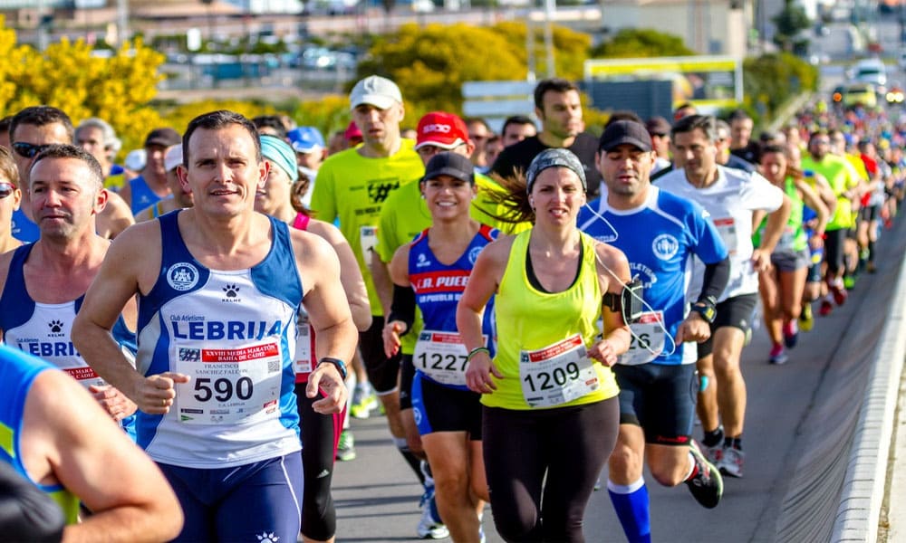 Gambar ilustrasi pelari maraton yang berlatih dan bersiap untuk perlombaan, mewakili semangat dan persiapan dalam mengikuti maraton